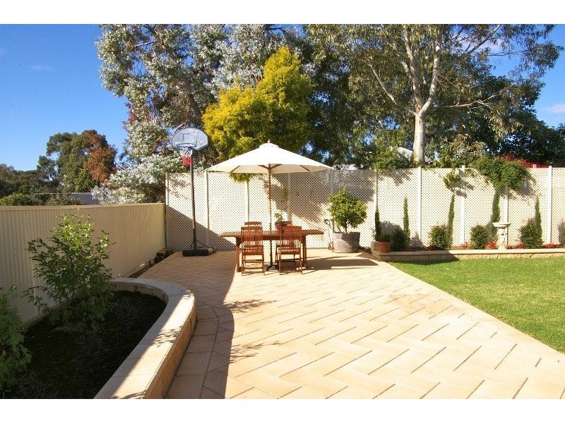 1 Oak Street, Ridgehaven SA 5097