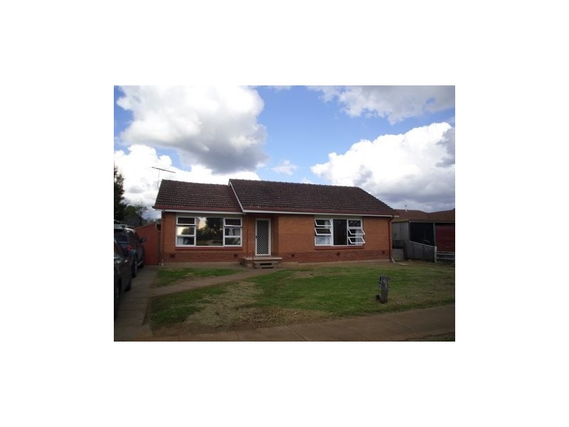 18  Mavros Road, Elizabeth Downs SA 5113