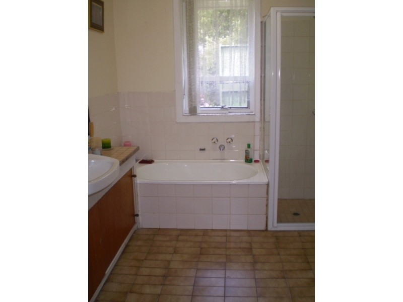 4 Britten Avenue, Modbury SA 5092