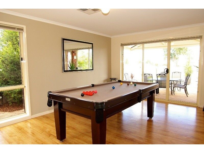 9 Regal Court, Para Hills SA 5096