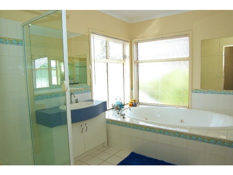 9 Regal Court, Para Hills SA 5096