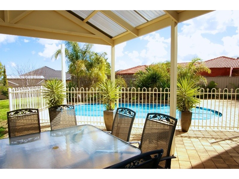 9 Regal Court, Para Hills SA 5096