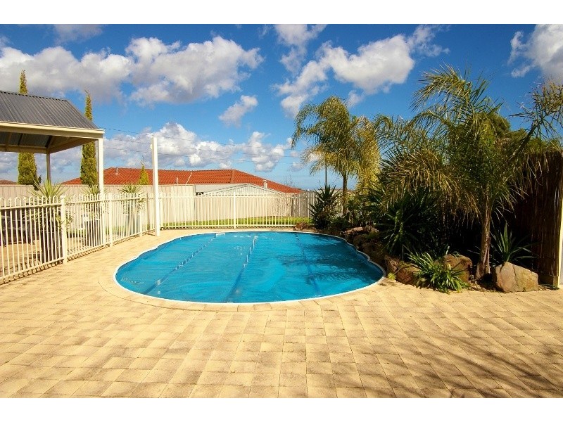 9 Regal Court, Para Hills SA 5096