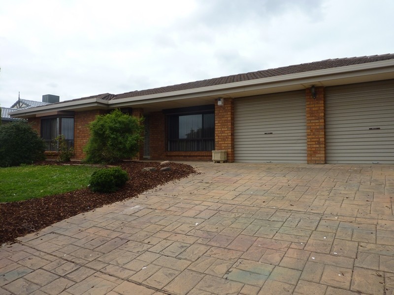 3 Lithgow Court, Redwood Park SA 5097
