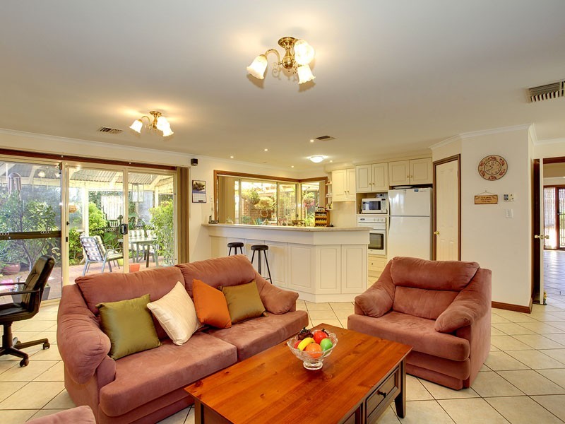 5 Thistleton Court, Greenwith SA 5125