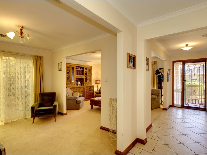 5 Thistleton Court, Greenwith SA 5125