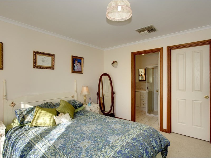 5 Thistleton Court, Greenwith SA 5125