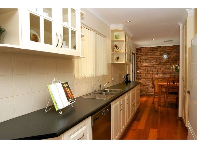 9 Vicenzo Street, Fairview Park SA 5126