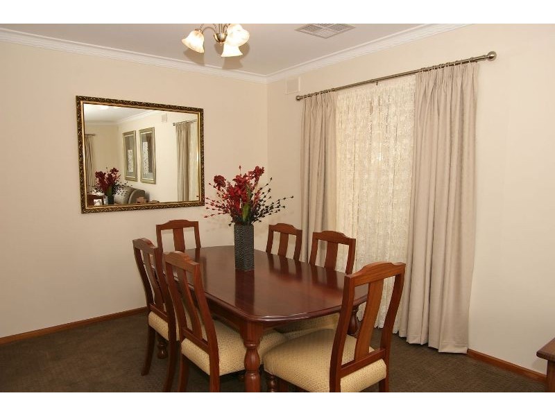 9 Vicenzo Street, Fairview Park SA 5126