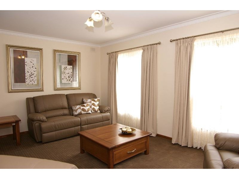 9 Vicenzo Street, Fairview Park SA 5126