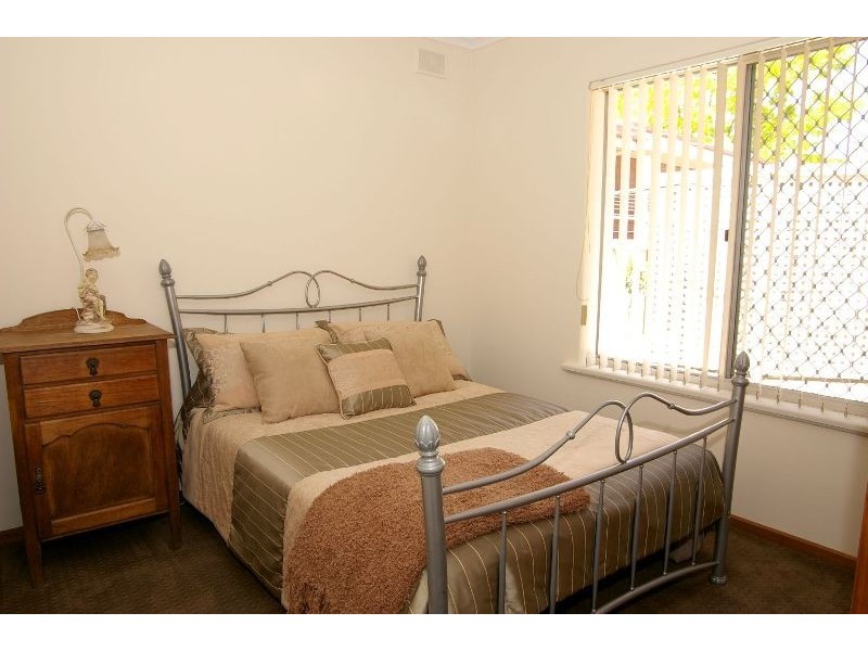 9 Vicenzo Street, Fairview Park SA 5126