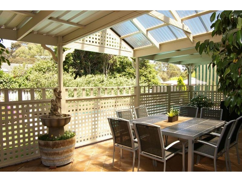 9 Vicenzo Street, Fairview Park SA 5126