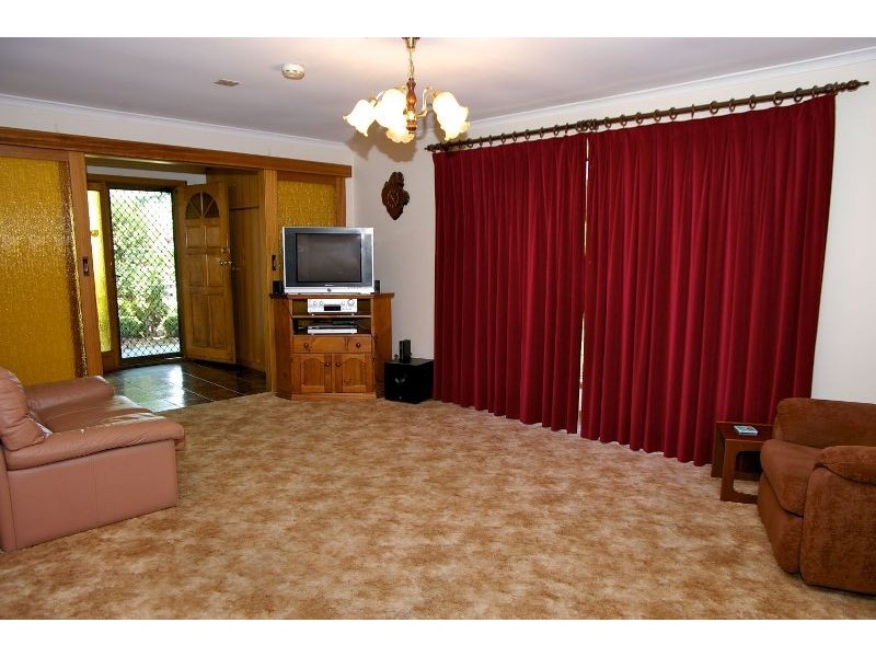 4 Hockey Court, St Agnes SA 5097