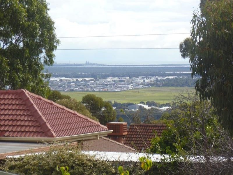 12 Hinton Avenue, Para Hills SA 5096