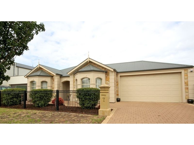 7 Plover Street, Mawson Lakes SA 5095