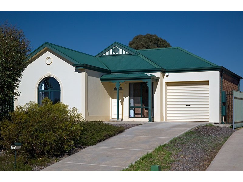 12 Duchess Walk, Para Hills SA 5096