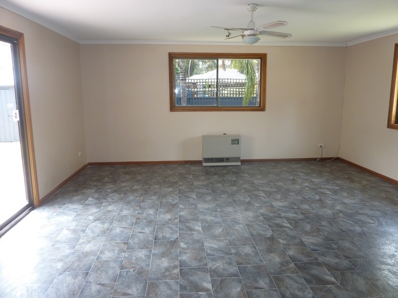 8 Valiant Court, Salisbury Heights SA 5109