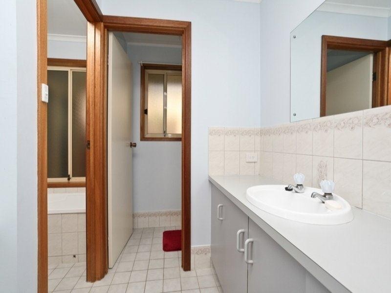 10 Orange Ave, Golden Grove SA 5125