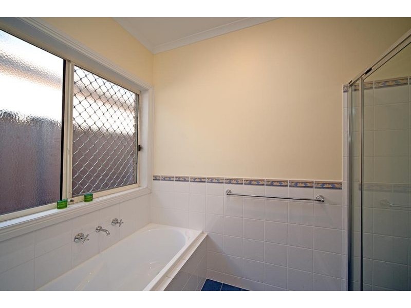 40 Leeds Avenue, Hope Valley SA 5090