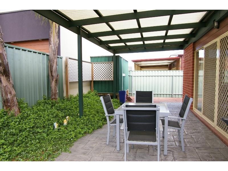 12 Windemere cr, Mawson Lakes SA 5095