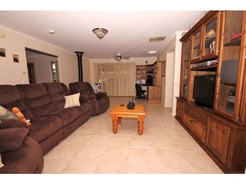 3 Hilditch Drive, Green Fields SA 5107