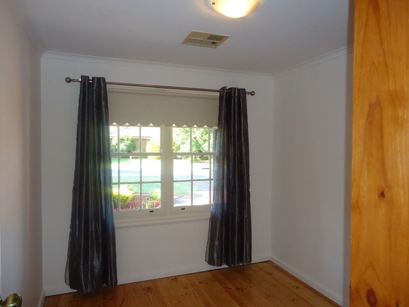 18 Vicenzo Street, Fairview Park SA 5126