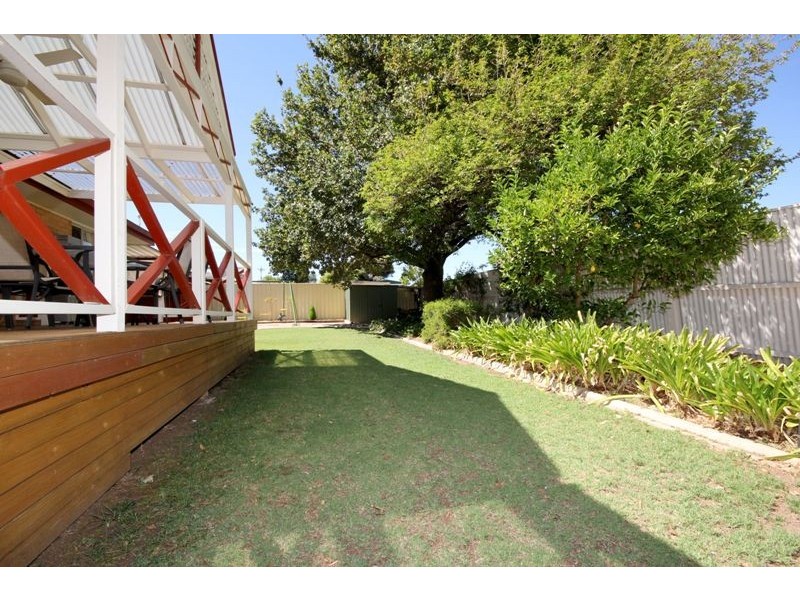 15 Hoover Road, Hope Valley SA 5090