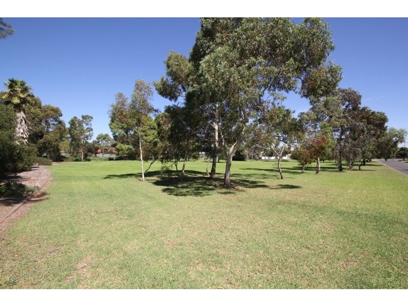 15 Hoover Road, Hope Valley SA 5090