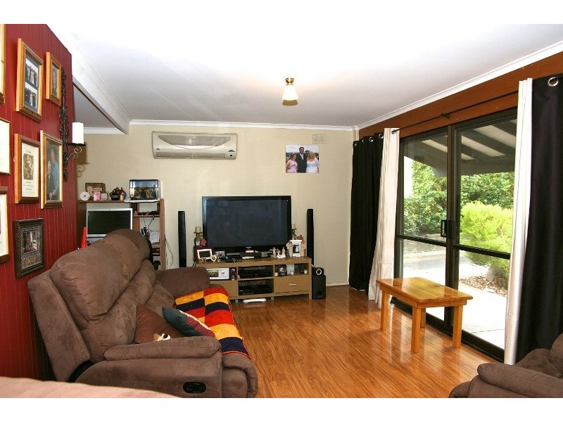 12 Linton St, Banksia Park SA 5091