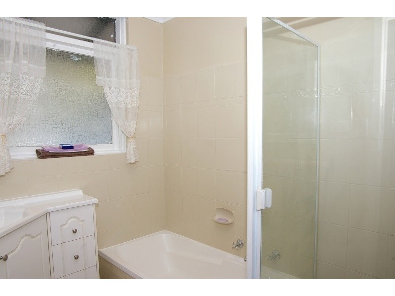 12 Linton St, Banksia Park SA 5091