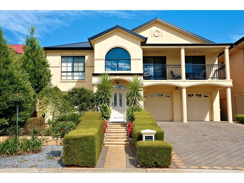 13 Hillstowe Court, Greenwith SA 5125