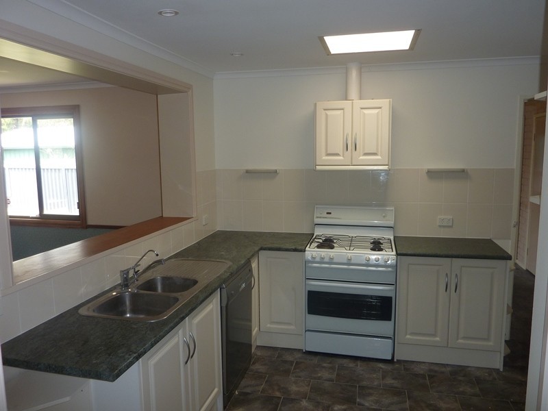 8 Valiant Court, Salisbury Heights SA 5109