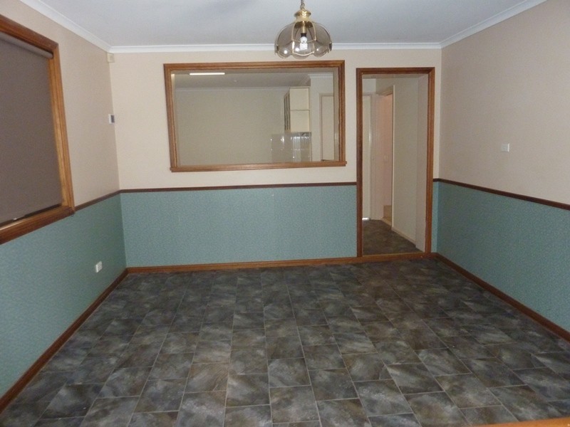 8 Valiant Court, Salisbury Heights SA 5109