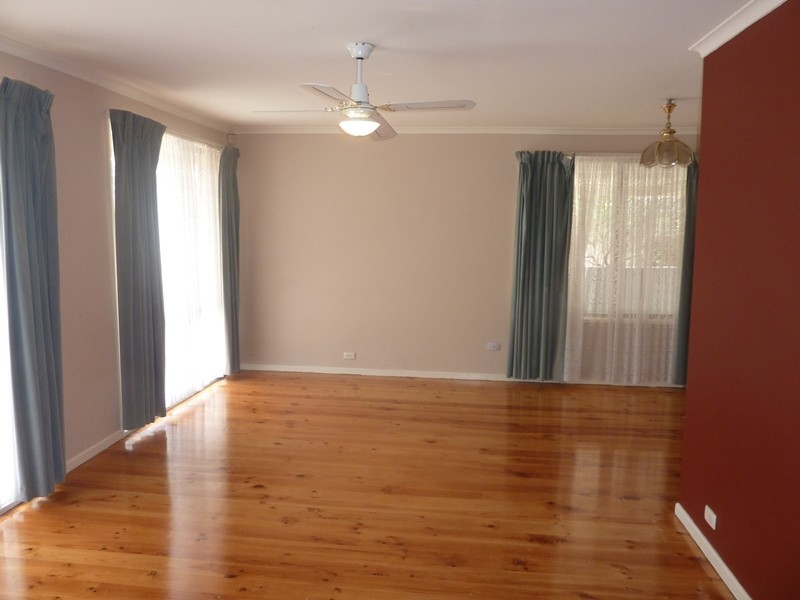 8 Valiant Court, Salisbury Heights SA 5109