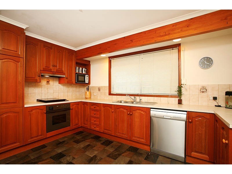 17 Greenvale Court, Wynn Vale SA 5127