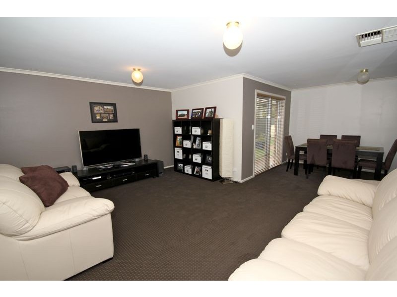 6 Gilchrist Close, Greenwith SA 5125