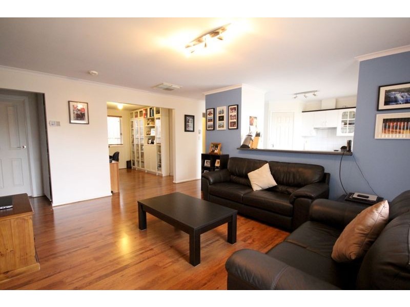 6 Gilchrist Close, Greenwith SA 5125