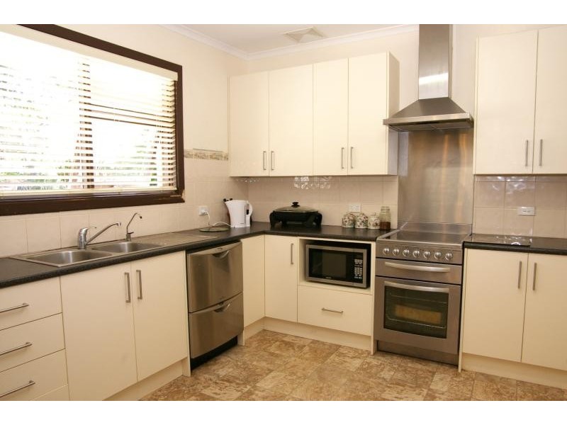 4 Protea Court, Banksia Park SA 5091