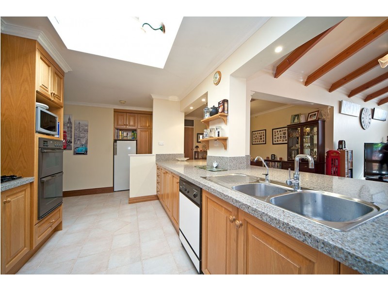 6 Launceston Avenue, Banksia Park SA 5091