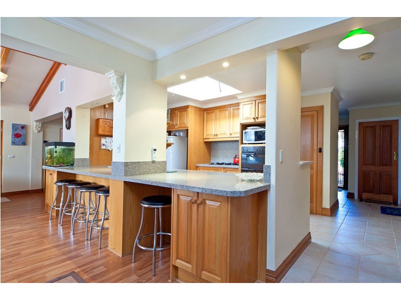 6 Launceston Avenue, Banksia Park SA 5091