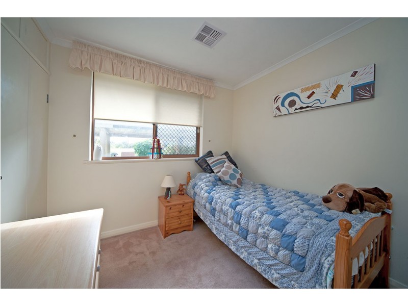 6 Launceston Avenue, Banksia Park SA 5091