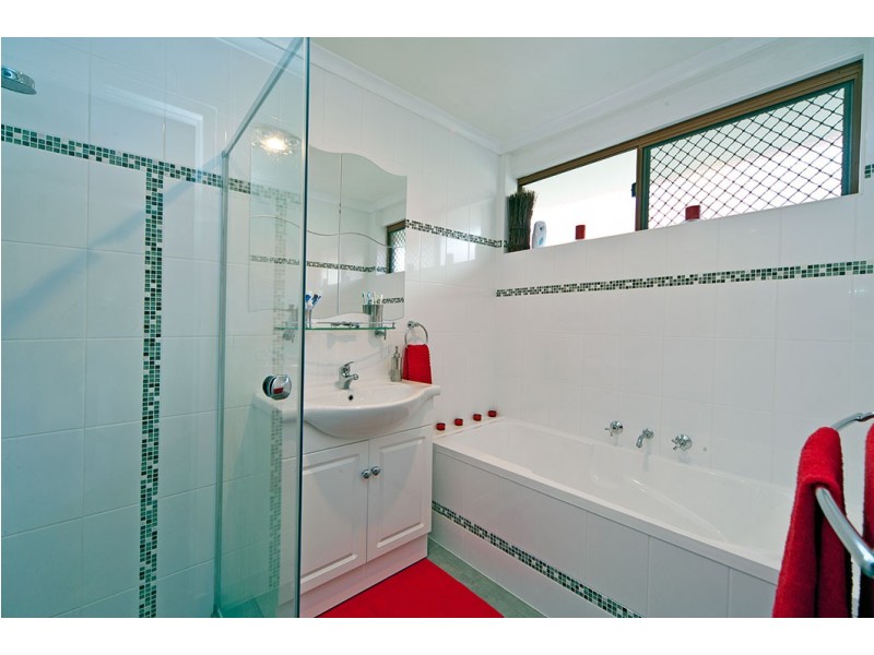 6 Launceston Avenue, Banksia Park SA 5091