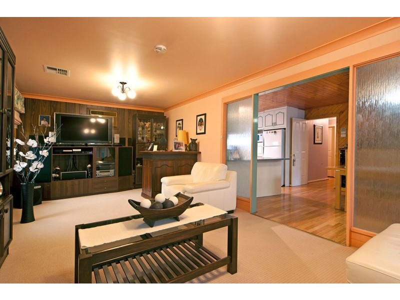 16 Roebling Street, Modbury Heights SA 5092