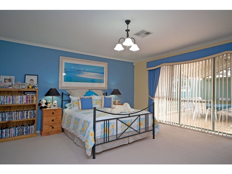 16 Roebling Street, Modbury Heights SA 5092