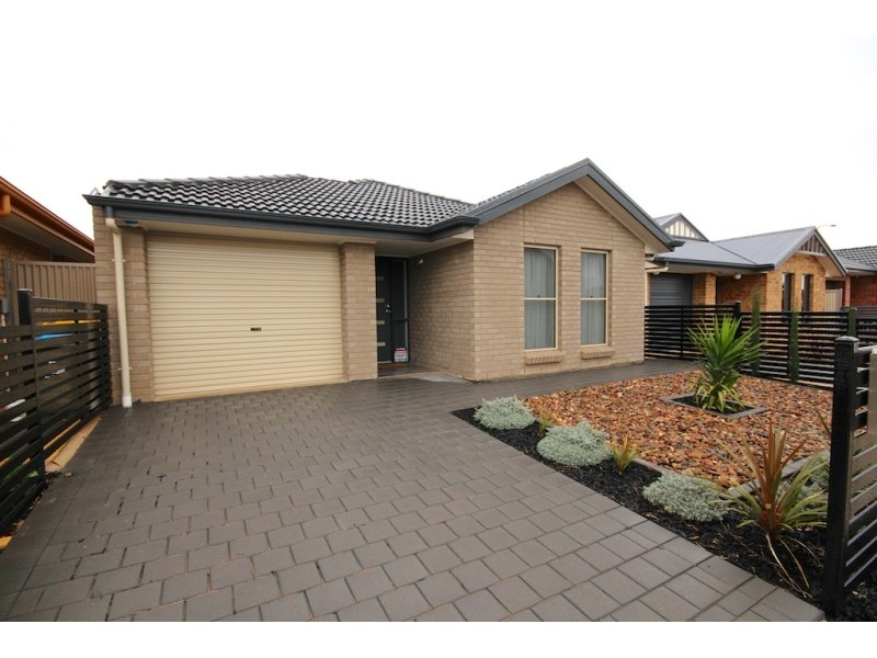 12 Haddington Crescent, Mansfield Park SA 5012