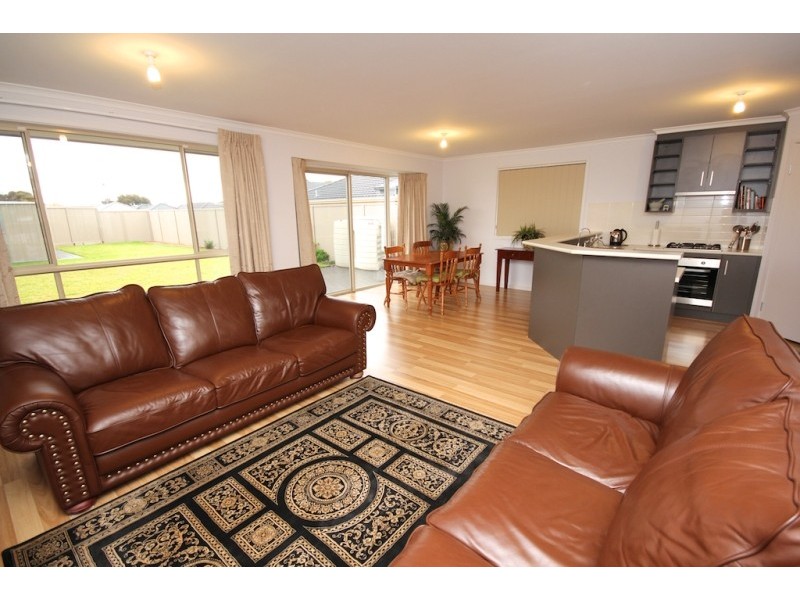 12 Haddington Crescent, Mansfield Park SA 5012