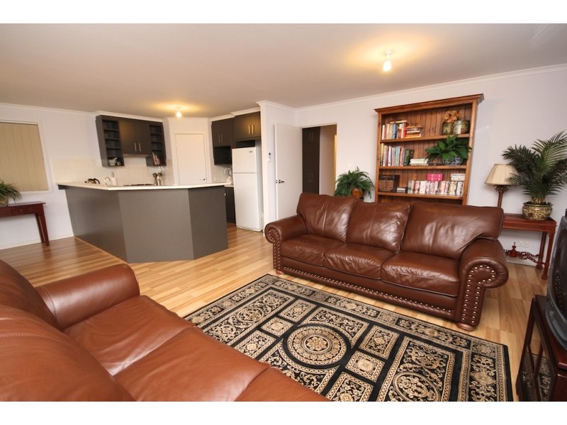 12 Haddington Crescent, Mansfield Park SA 5012