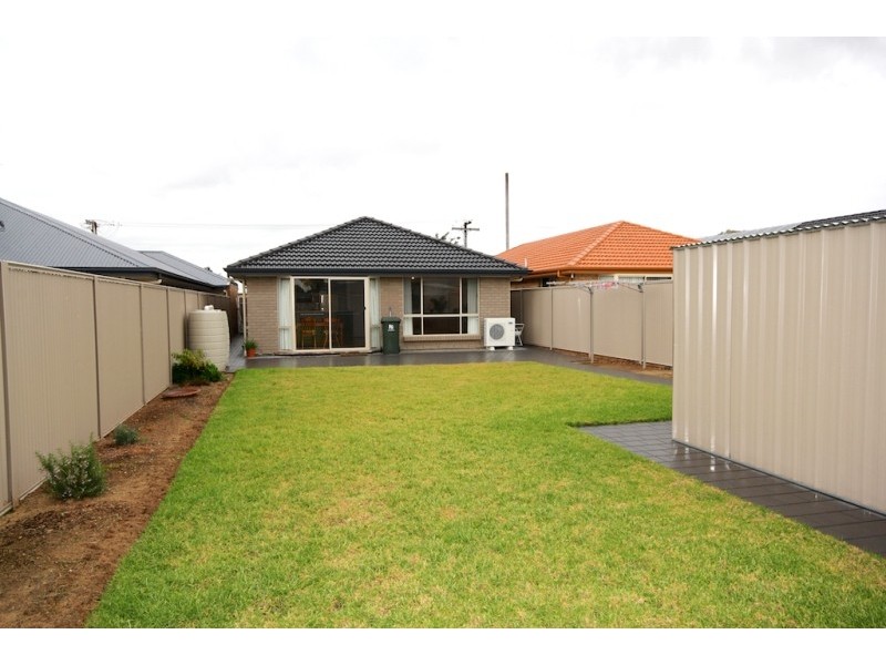 12 Haddington Crescent, Mansfield Park SA 5012