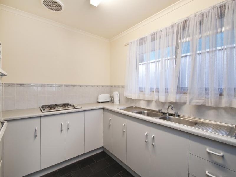 15 Hillcott Ave, Wynn Vale SA 5127