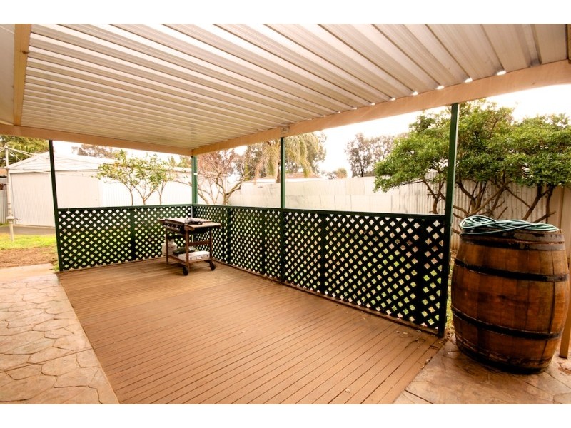 18 Rogers Crescent, Paralowie SA 5108